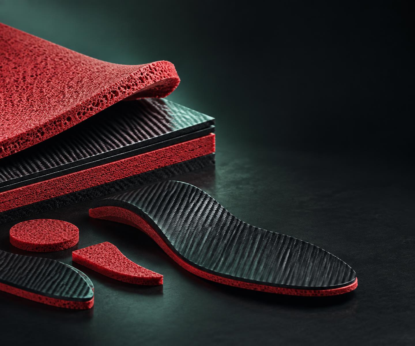 Plantillas y planchas de espuma Shockicel en rojo y negro